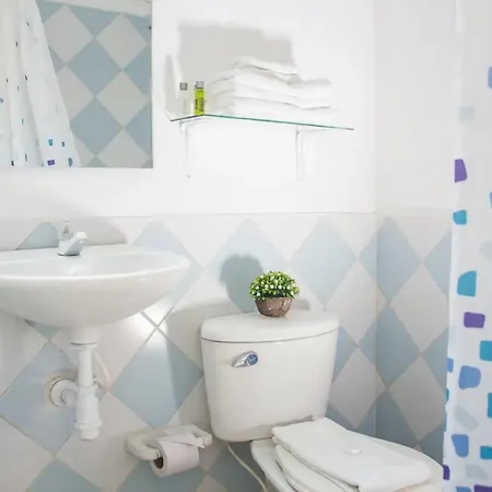 Сasa de vacaciones 8cpt-1 Casa Tipo Republicana De 8 Y Piscina En Getsemani *
